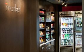 Courtyard By Marriott Bakersfield